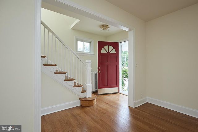 8309 OLD GEORGETOWN RD, Bethesda, MD 20814