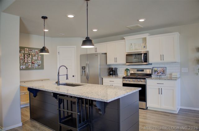 1655 E 139th Court S, Glenpool, OK 74033