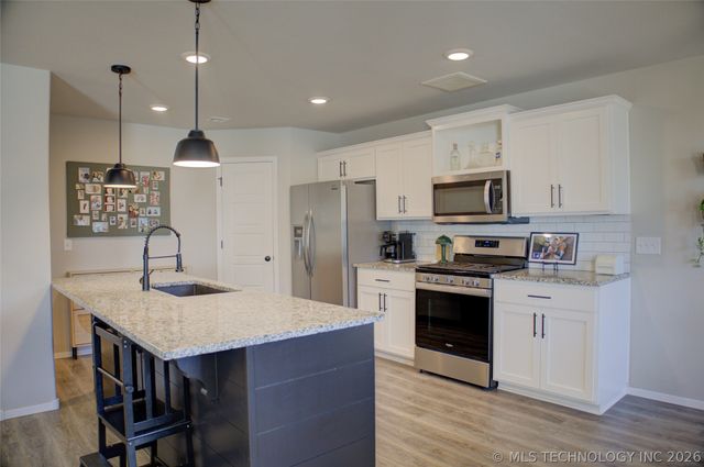 1655 E 139th Court S, Glenpool, OK 74033