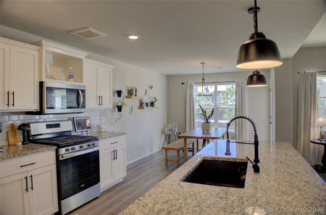 1655 E 139th Court S, Glenpool, OK 74033