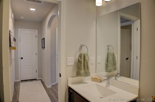 1655 E 139th Court S, Glenpool, OK 74033