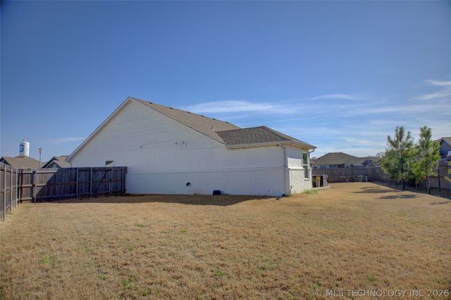 1655 E 139th Court S, Glenpool, OK 74033