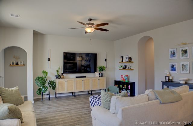 1655 E 139th Court S, Glenpool, OK 74033