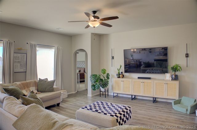 1655 E 139th Court S, Glenpool, OK 74033