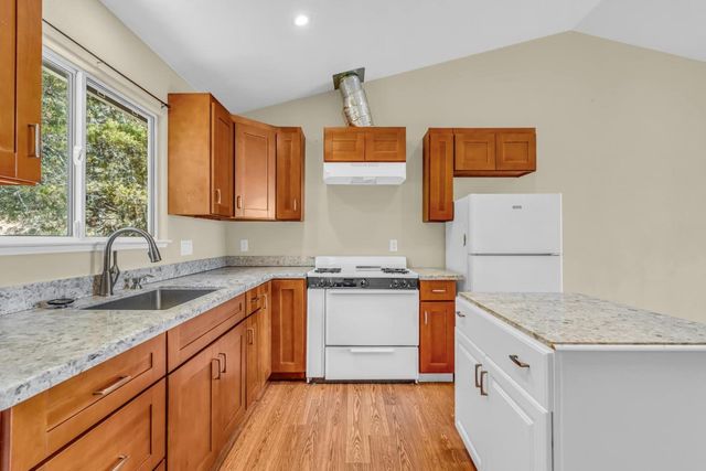 425 Via Del Rey, Monterey, CA 93940