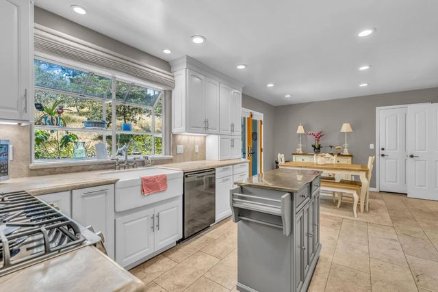 425 Via Del Rey, Monterey, CA 93940