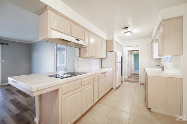 3207 Candlewood Drive, Bakersfield, CA 93306