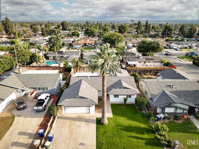 3207 Candlewood Drive, Bakersfield, CA 93306