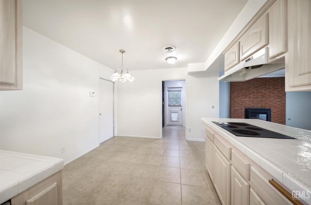 3207 Candlewood Drive, Bakersfield, CA 93306