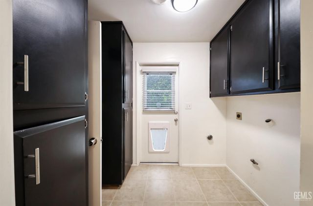 3207 Candlewood Drive, Bakersfield, CA 93306
