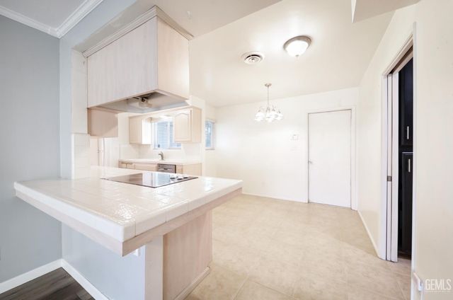 3207 Candlewood Drive, Bakersfield, CA 93306