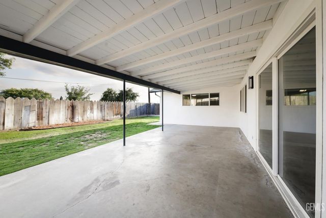 3207 Candlewood Drive, Bakersfield, CA 93306