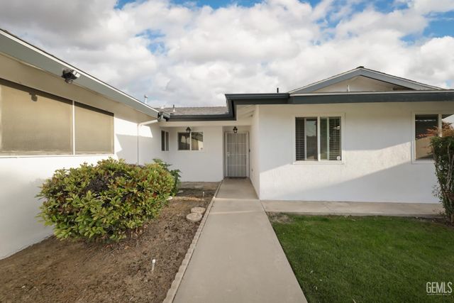 3207 Candlewood Drive, Bakersfield, CA 93306