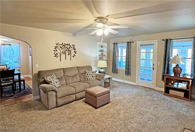 1921 Mount Vernon Boulevard NW, Canton, OH 44709