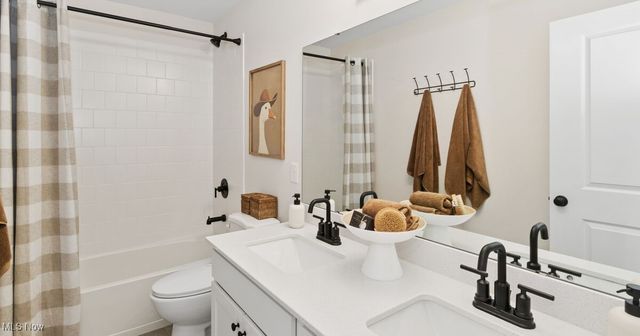 6039 Conneaut Light Drive, Vermilion, OH 44089