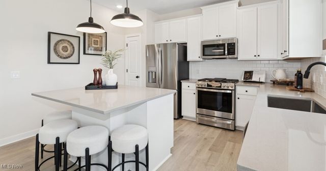 6039 Conneaut Light Drive, Vermilion, OH 44089