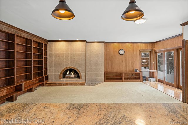 3095 Bloomfield Park Drive, West Bloomfield Charter Township, MI 48323