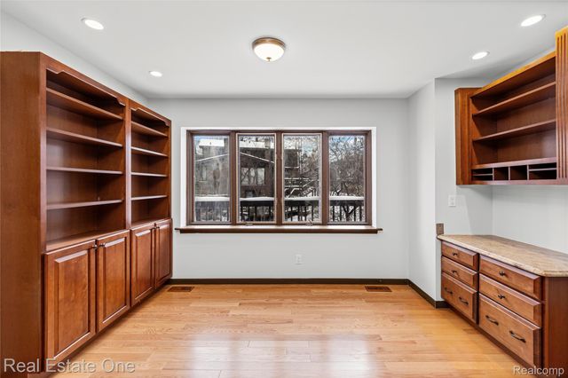 3095 Bloomfield Park Drive, West Bloomfield Charter Township, MI 48323