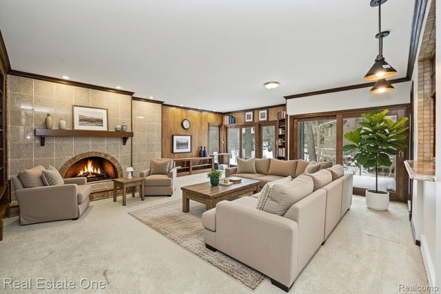 3095 Bloomfield Park Drive, West Bloomfield Charter Township, MI 48323