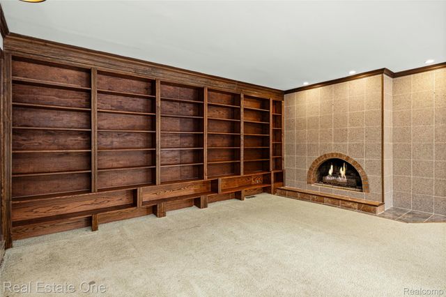 3095 Bloomfield Park Drive, West Bloomfield Charter Township, MI 48323