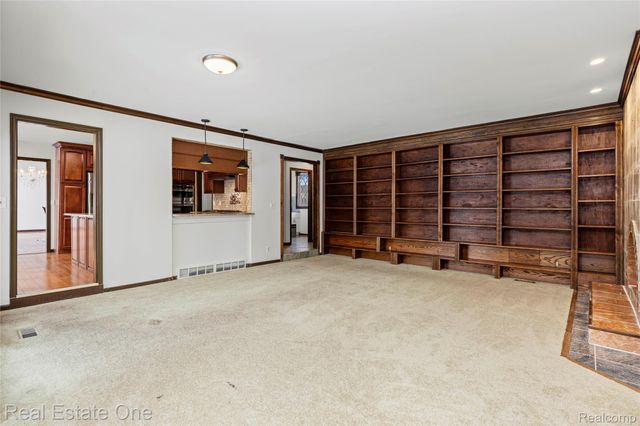 3095 Bloomfield Park Drive, West Bloomfield Charter Township, MI 48323