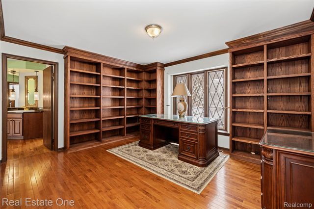 3095 Bloomfield Park Drive, West Bloomfield Charter Township, MI 48323