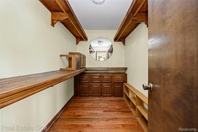 3095 Bloomfield Park Drive, West Bloomfield Charter Township, MI 48323