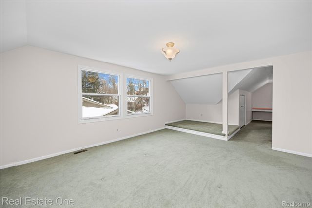 3095 Bloomfield Park Drive, West Bloomfield Charter Township, MI 48323