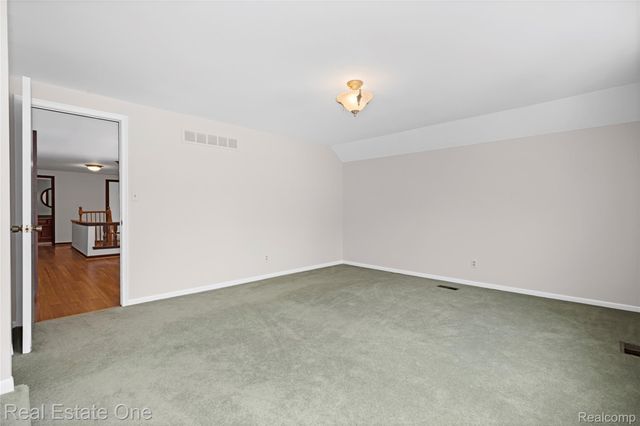 3095 Bloomfield Park Drive, West Bloomfield Charter Township, MI 48323