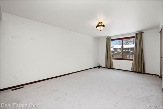 3095 Bloomfield Park Drive, West Bloomfield Charter Township, MI 48323