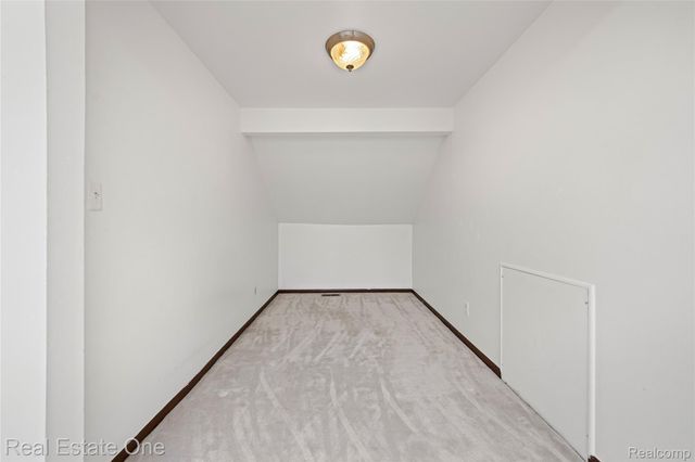 3095 Bloomfield Park Drive, West Bloomfield Charter Township, MI 48323