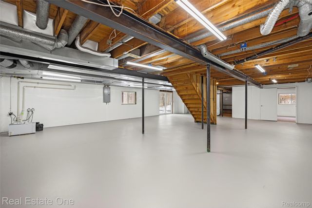 3095 Bloomfield Park Drive, West Bloomfield Charter Township, MI 48323