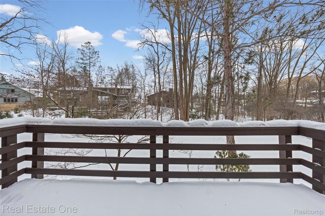 3095 Bloomfield Park Drive, West Bloomfield Charter Township, MI 48323