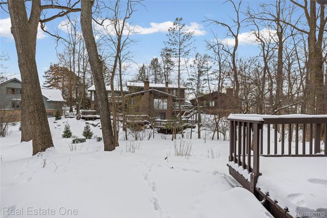 3095 Bloomfield Park Drive, West Bloomfield Charter Township, MI 48323