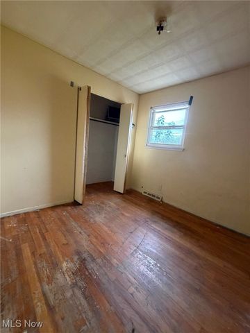 4549 Lee Road, Cleveland, OH 44128