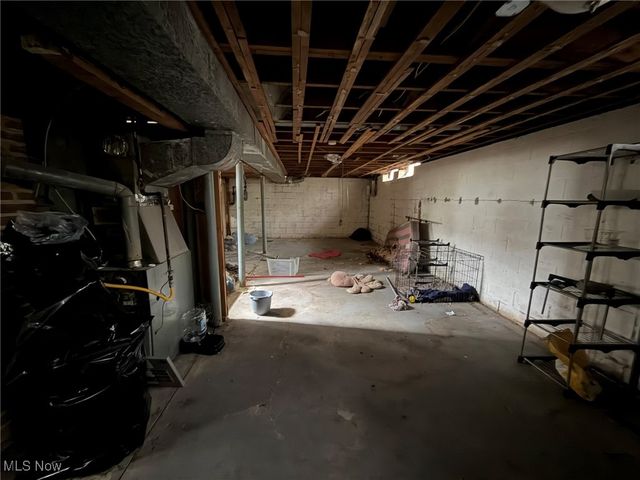 4549 Lee Road, Cleveland, OH 44128