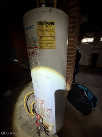 4549 Lee Road, Cleveland, OH 44128