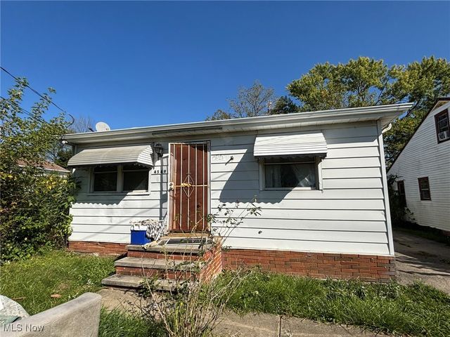4549 Lee Road, Cleveland, OH 44128