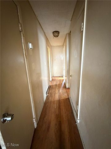 4549 Lee Road, Cleveland, OH 44128