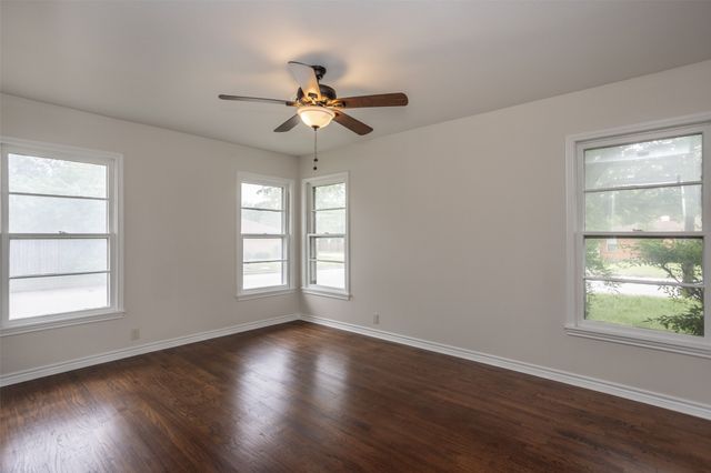 1102 Fair Avenue, Gainesville, TX 76240