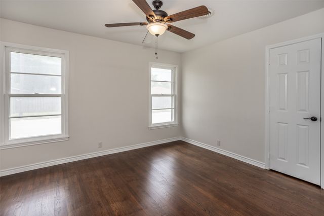 1102 Fair Avenue, Gainesville, TX 76240