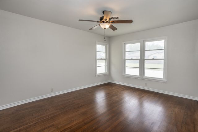1102 Fair Avenue, Gainesville, TX 76240