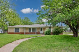 1102 Fair Avenue, Gainesville, TX 76240
