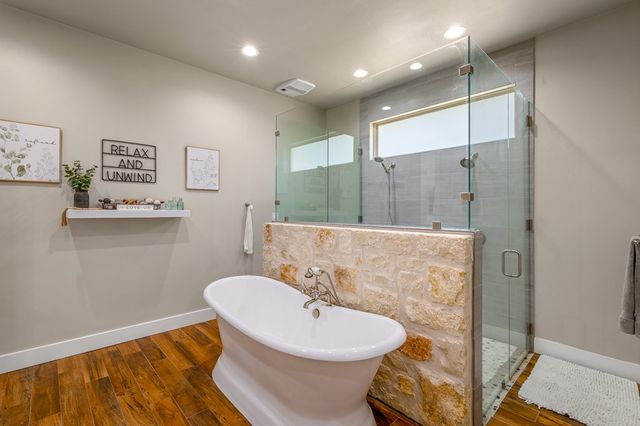 491 Stablewood Ln, Kerrville, TX 78028