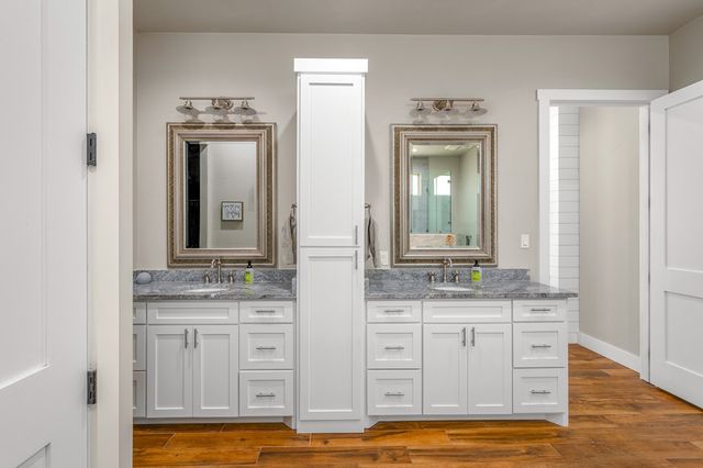 491 Stablewood Ln, Kerrville, TX 78028