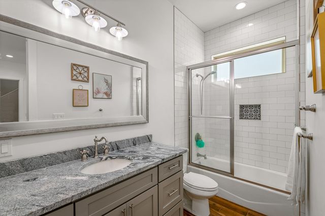 491 Stablewood Ln, Kerrville, TX 78028