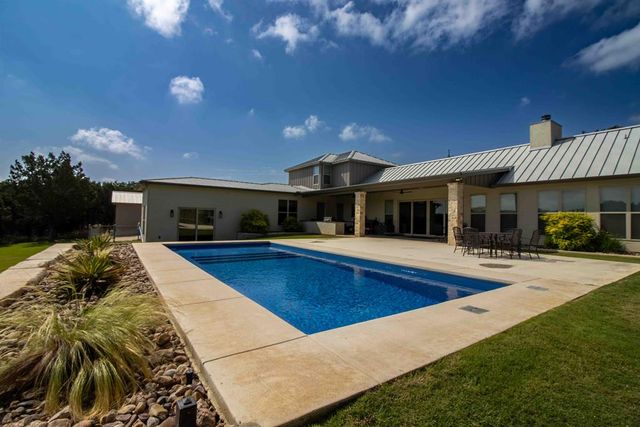 491 Stablewood Ln, Kerrville, TX 78028