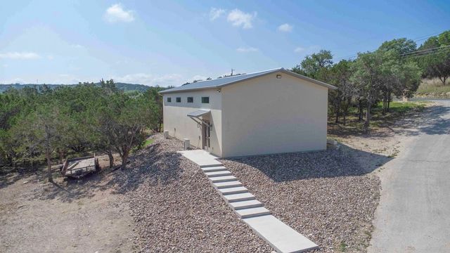 491 Stablewood Ln, Kerrville, TX 78028
