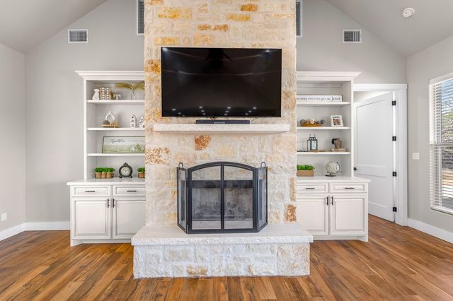 491 Stablewood Ln, Kerrville, TX 78028