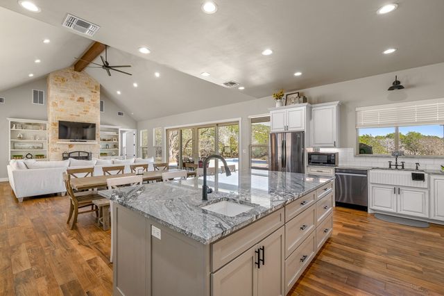 491 Stablewood Ln, Kerrville, TX 78028